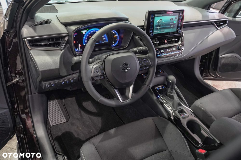 Suzuki Swace 1.8 Hybrid Premium Plus CVT - 12