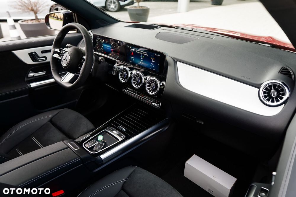 Mercedes-Benz GLA - 14
