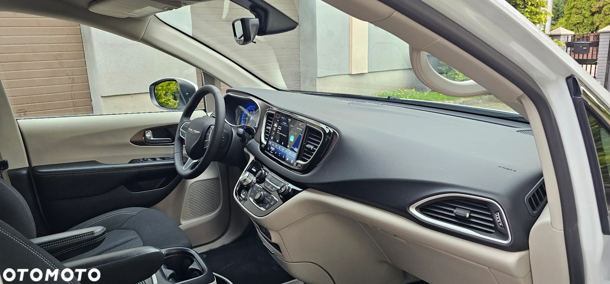 Chrysler Pacifica - 12