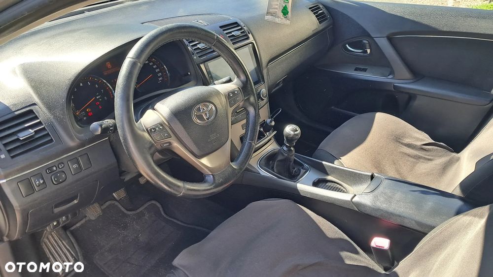 Toyota Avensis 1.8 Comfort - 6