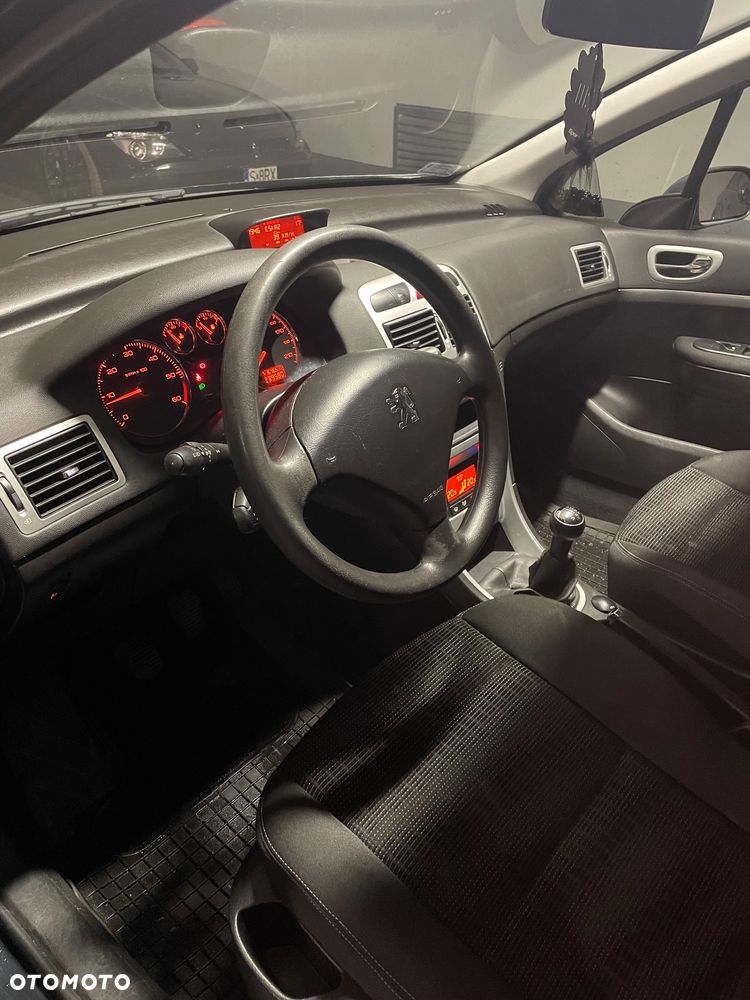 Peugeot 307 1.6 HDI Presence - 11