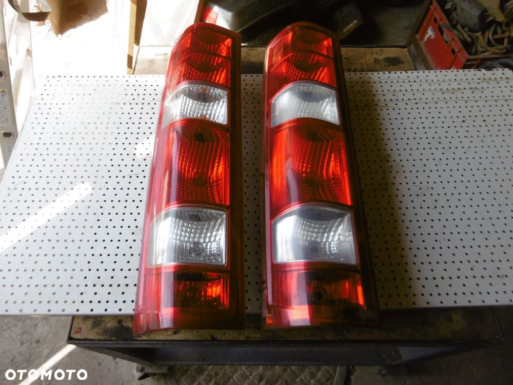 LAMPA TYLNA IVECO DAILY - 8