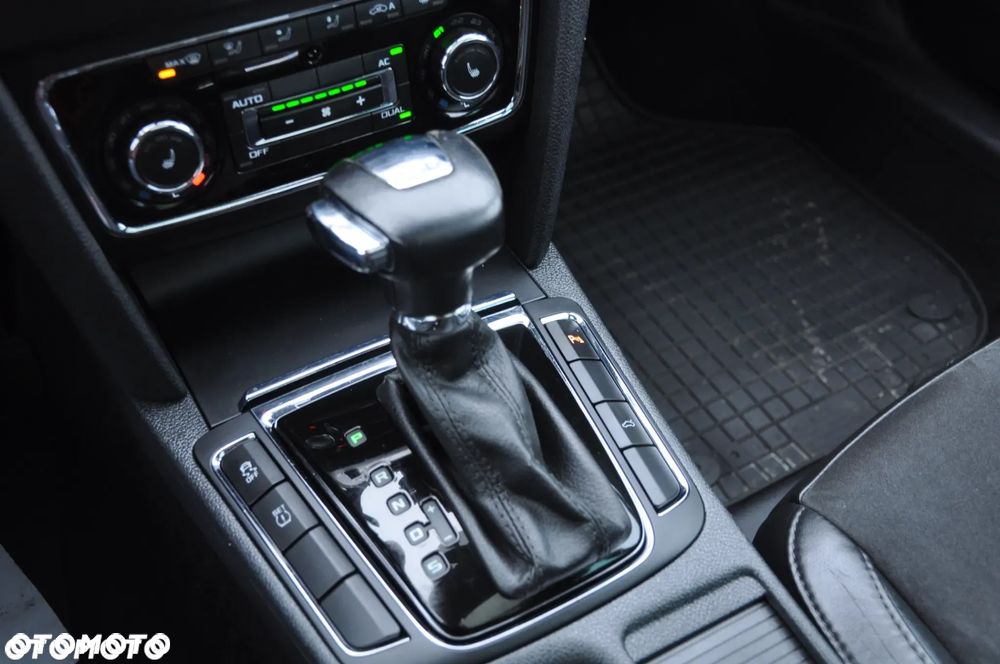 Skoda Superb 2.0 TDI DSG Exclusive - 37