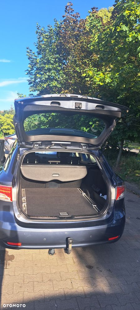 Toyota Avensis 1.8 Luna - 8