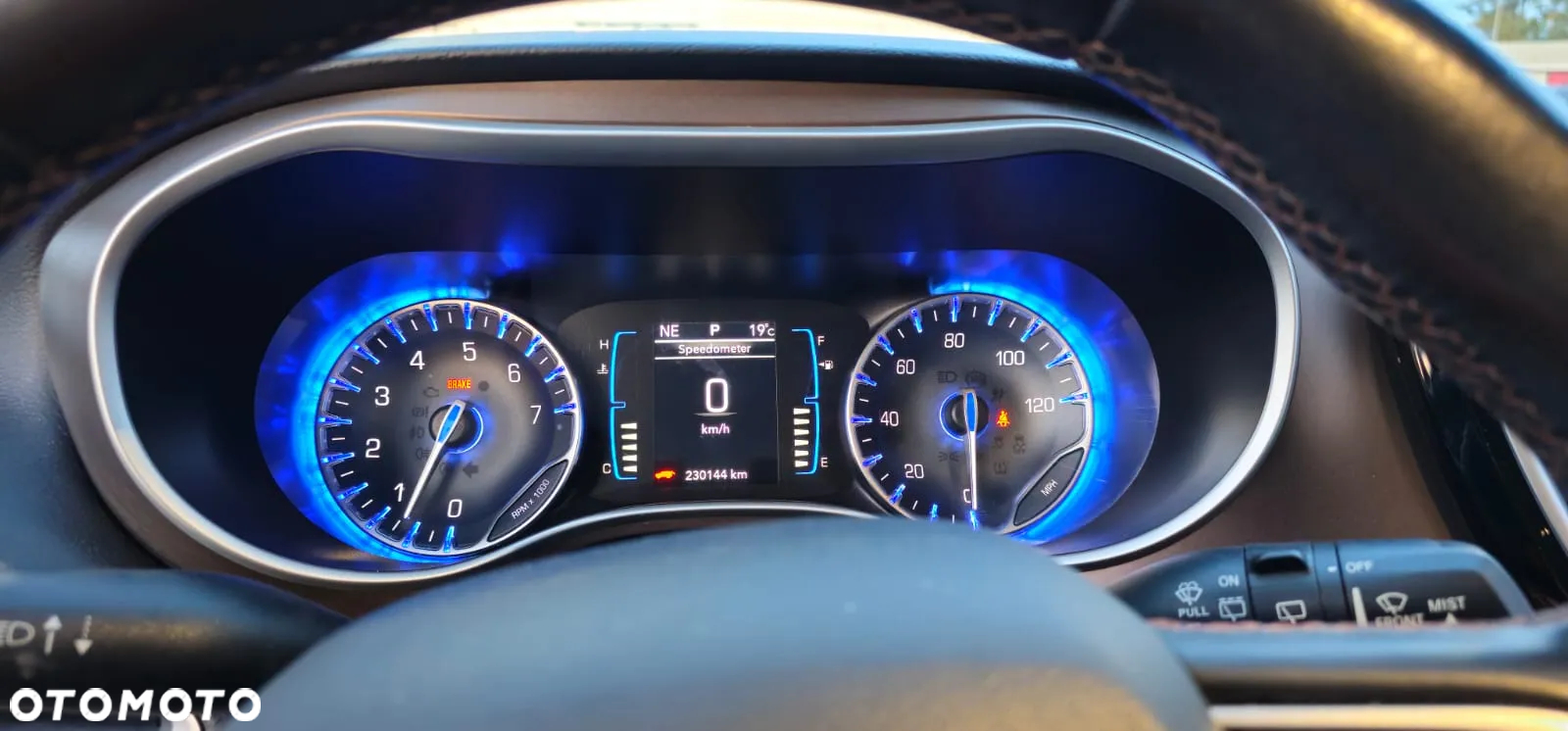 Chrysler Pacifica - 16