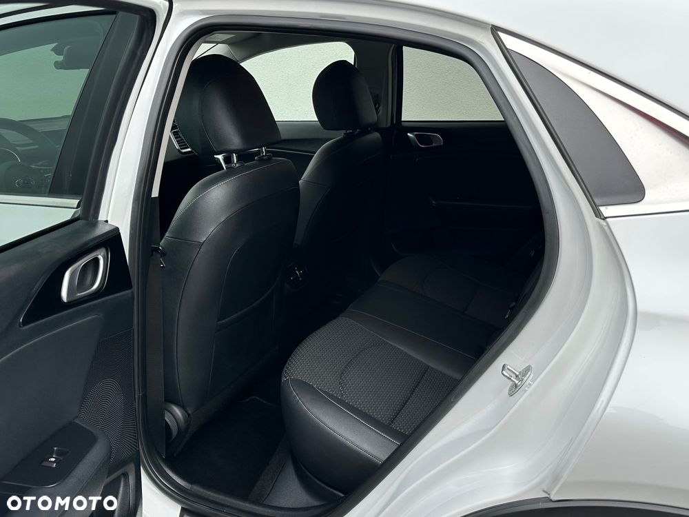 Kia XCeed 1.4 T-GDI L Business Line DCT - 23