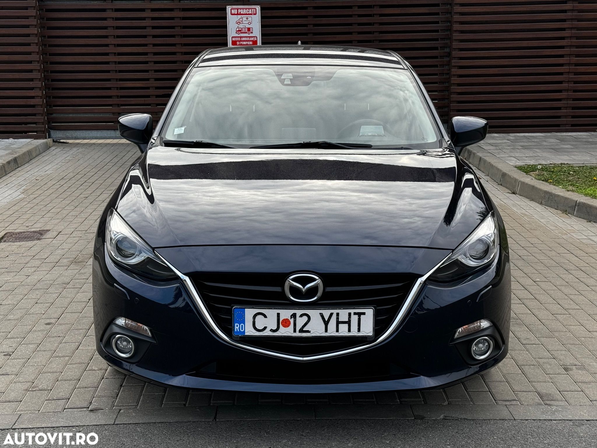 Mazda 3 SKYACTIV-G 120 Center-Line - 1