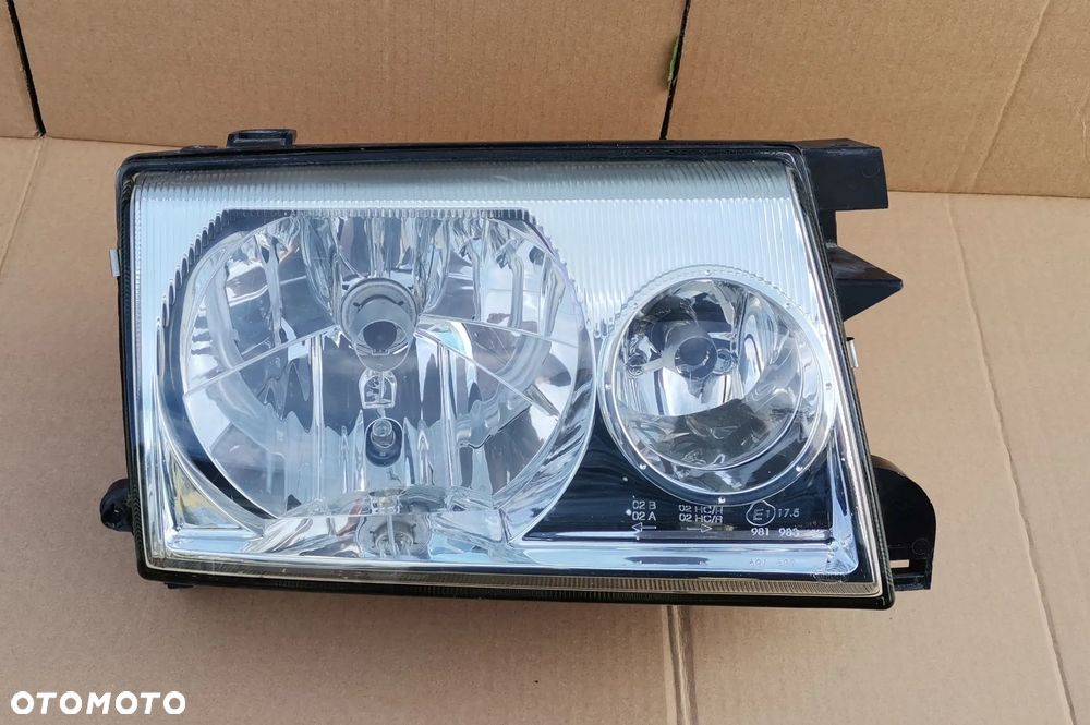 Reflektor prawy Lampa prawa Nissan Terrano II 2002- Europa