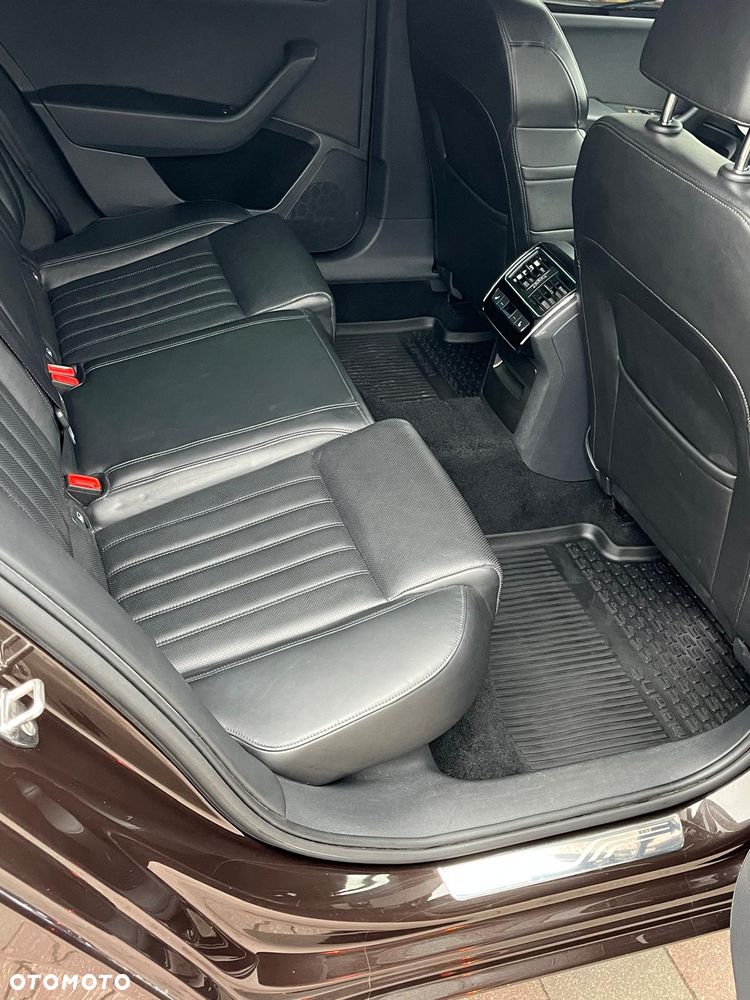 Skoda Superb 2.0 TDI L&K DSG - 9