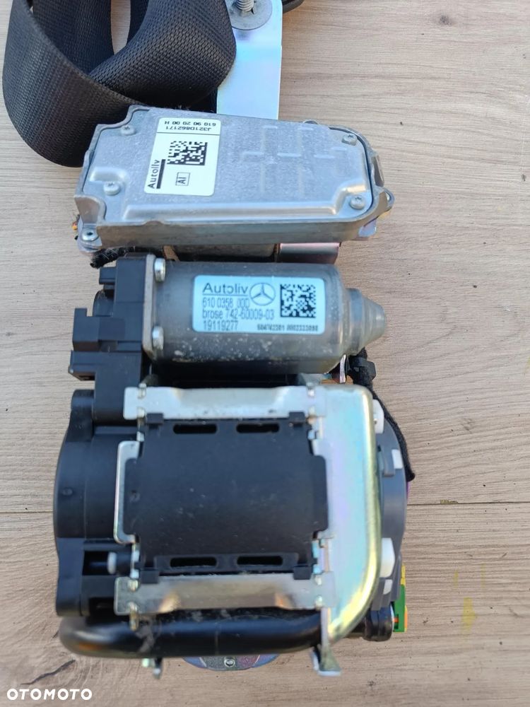 MERCEDES W212 PAS PRZEDNI PRZÓD PRAWY A2128606685 - 2
