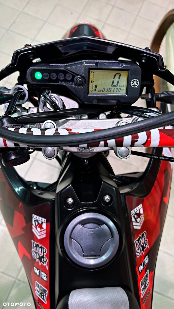 Yamaha WR - 8