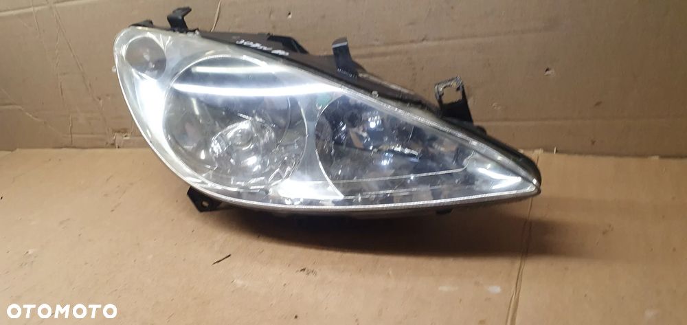 Lampa prawy przód przednia prawa Peugeot 307 9634369080 - 3