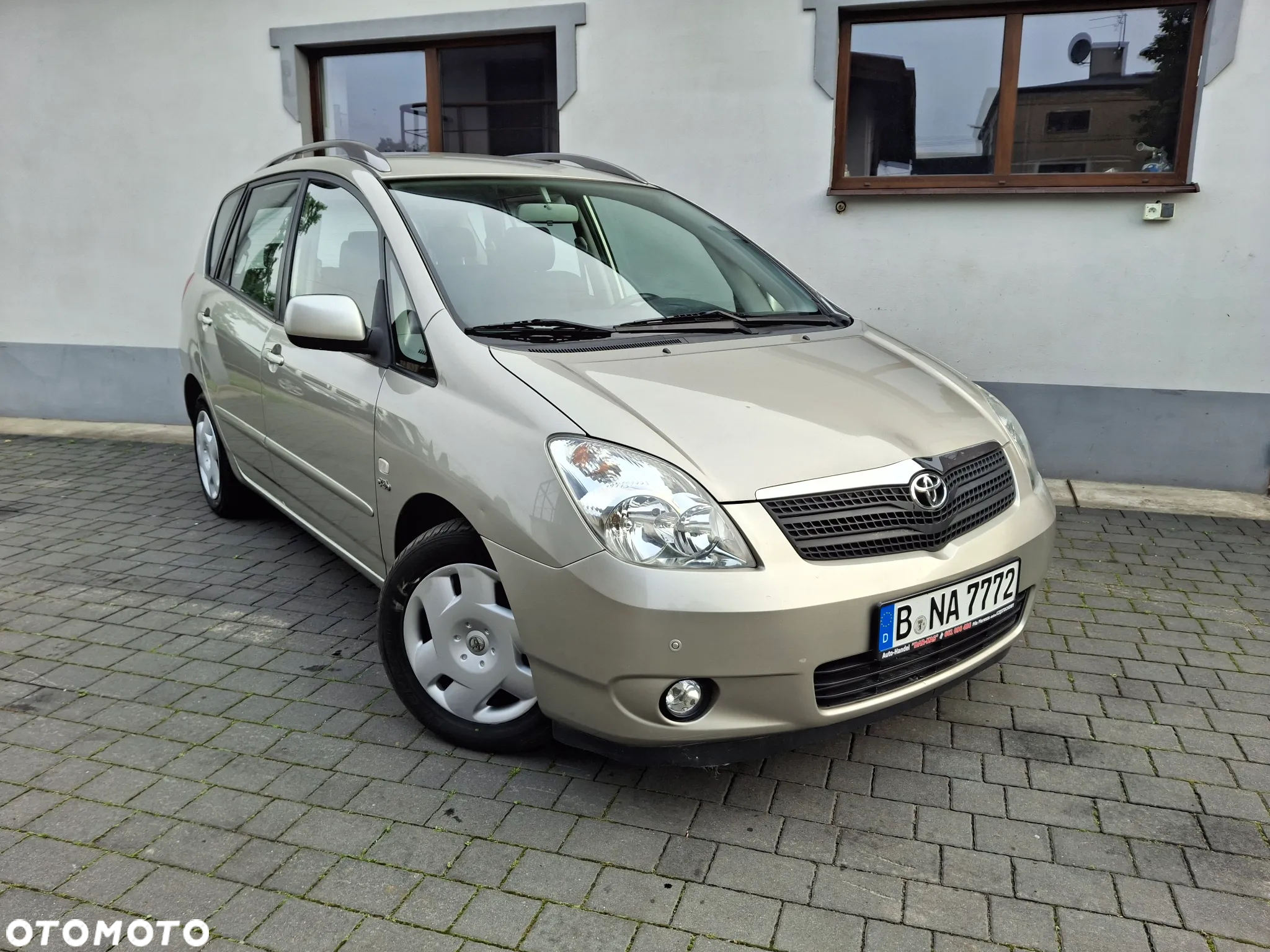 Toyota Corolla Verso 2.0 D-4D Sol - 2