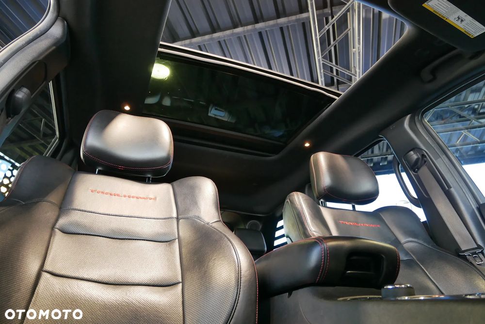 Jeep Grand Cherokee - 31