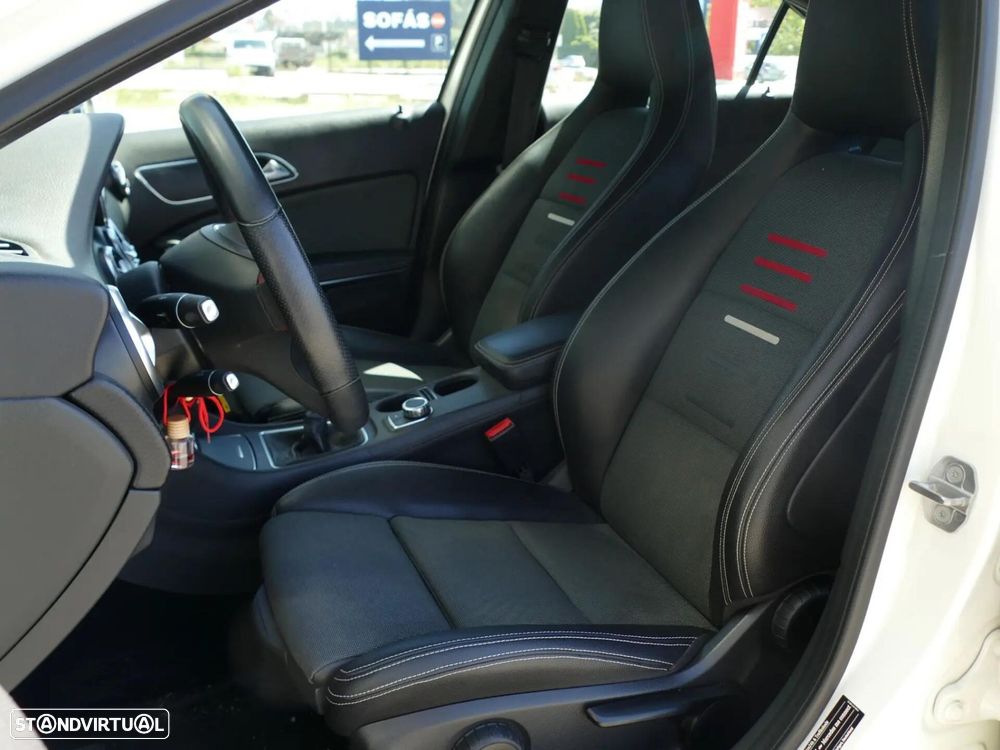 Mercedes-Benz A 180 d AMG Line - 26