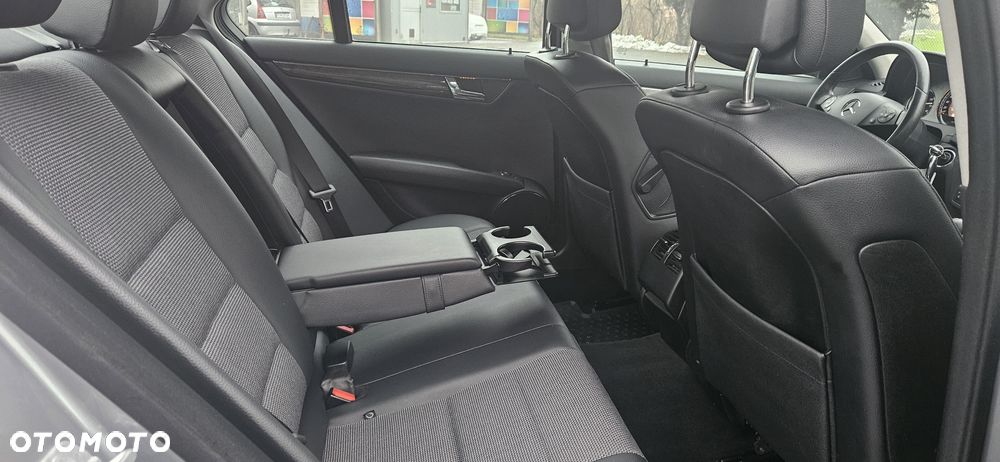 Mercedes-Benz Klasa C - 27