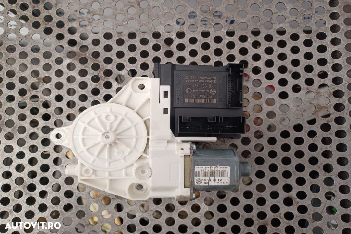 Motoras macara geam fata stanga 1K0959792C Volkswagen VW Golf 5 [2003 - 2