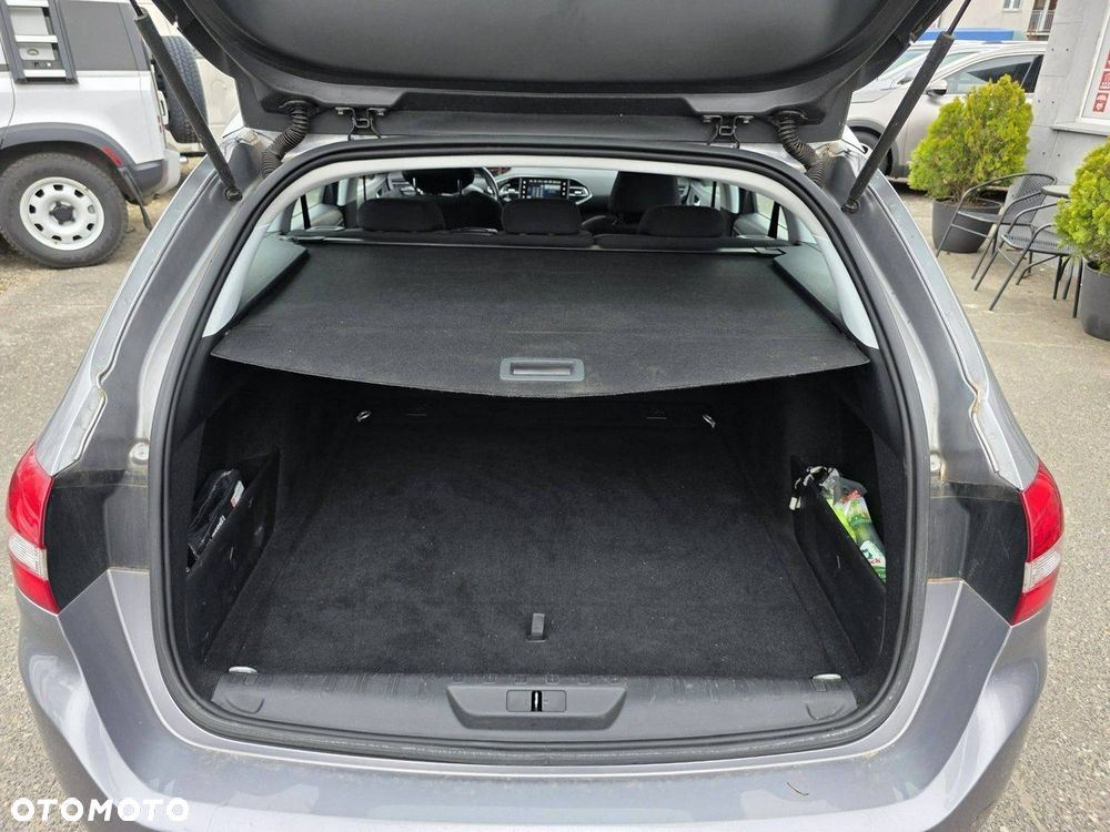 Peugeot 308 BlueHDi 120 EAT6 Stop & Start Active Business-Paket - 36