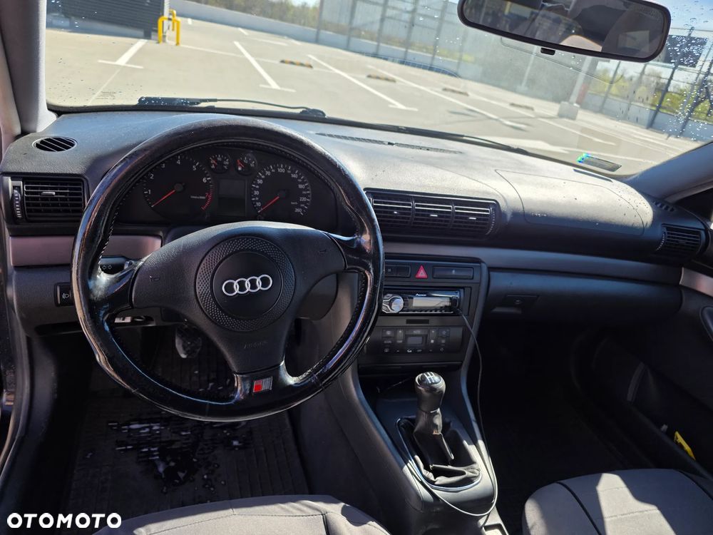 Audi A4 Avant 1.8 - 9