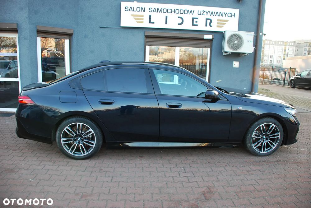 BMW Seria 5 520i mHEV M Sport - 29