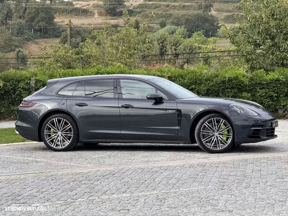 Porsche Panamera Sport Turismo 4 E-Hybrid - 12