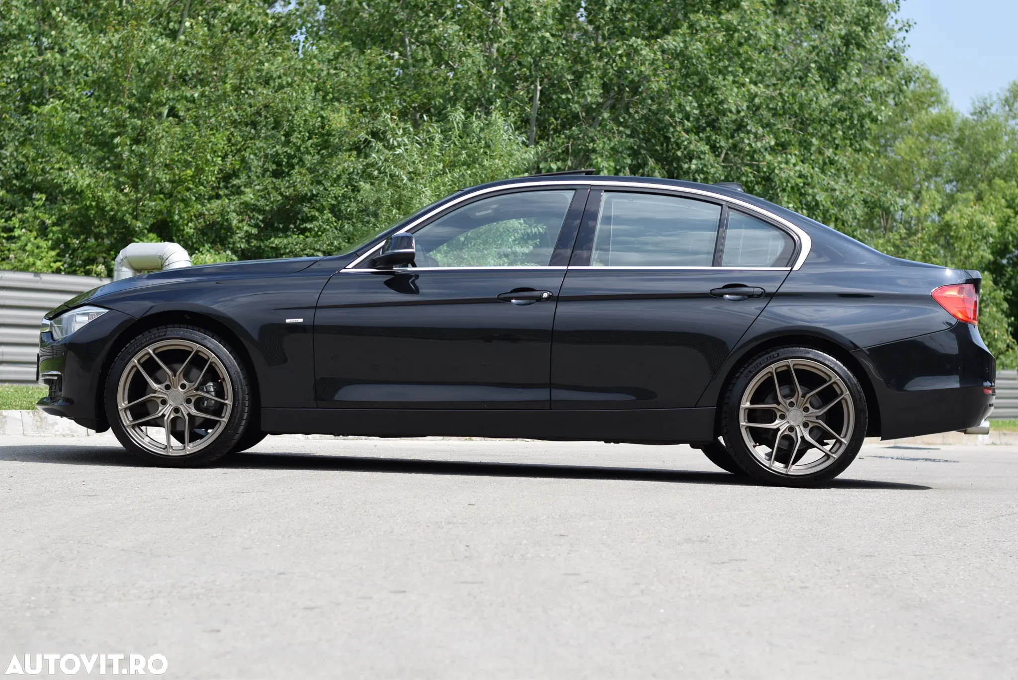 BMW Seria 3 320d Aut. Luxury Line - 40