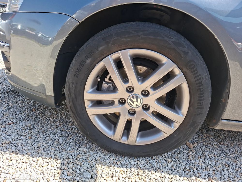 VW Jetta 1.6 TDi Confortline - 12