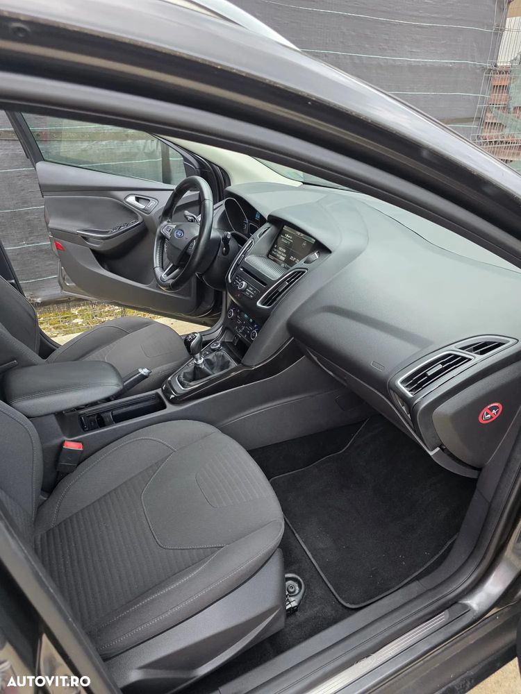 Ford Focus 1.5 TDCi DPF Start-Stopp-System Titanium - 10