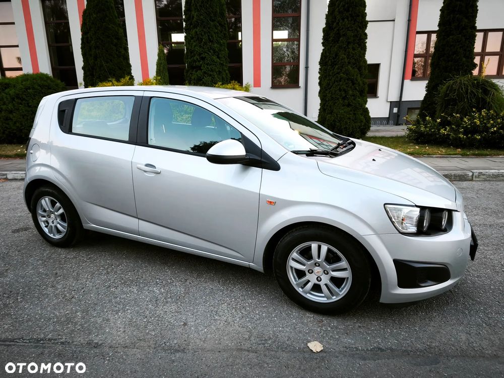 Chevrolet Aveo 1.4 16V LT - 9