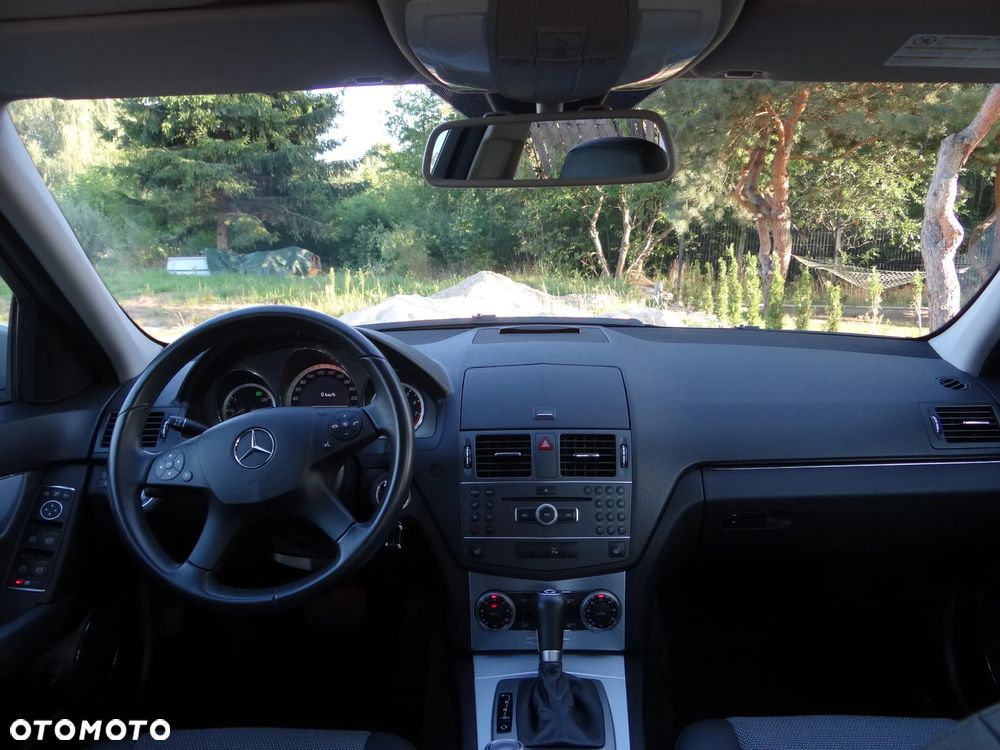 Mercedes-Benz Klasa C 180 BlueEFFICIENCY 7G-TRONIC Avantgarde - 28
