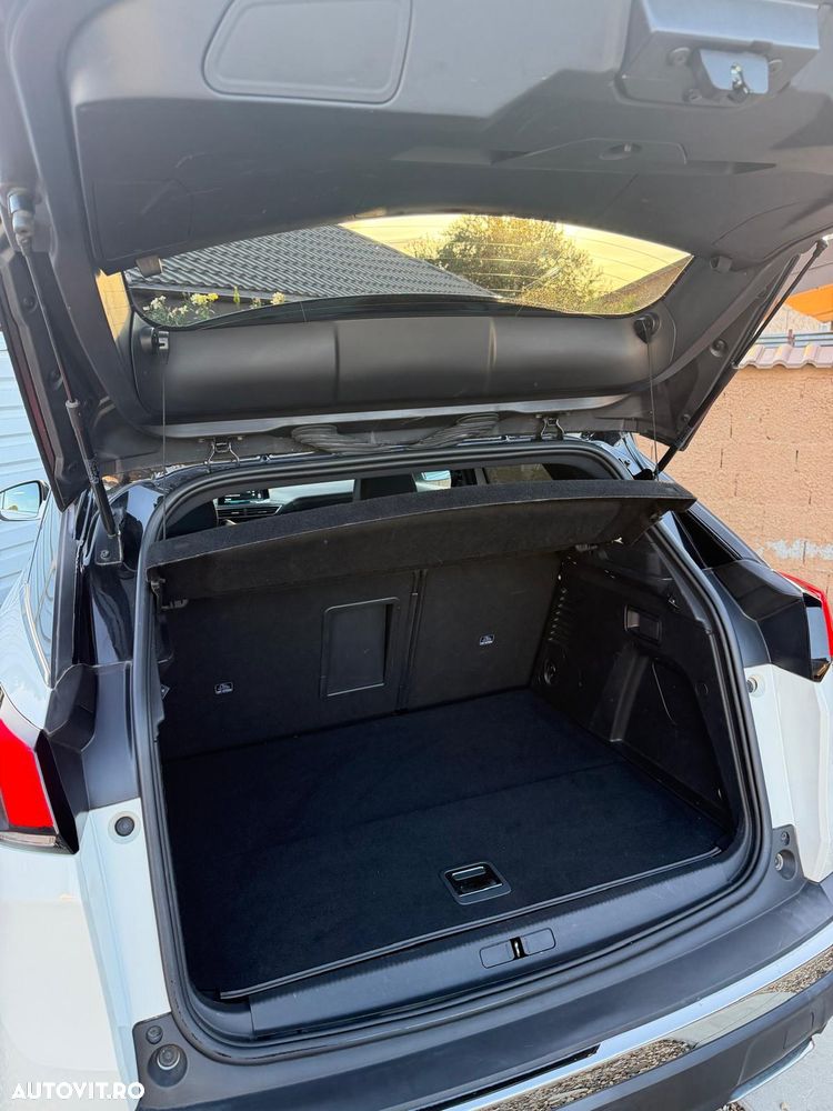 Peugeot 3008 PHEV 300 EAT8 4X4 GT - 23