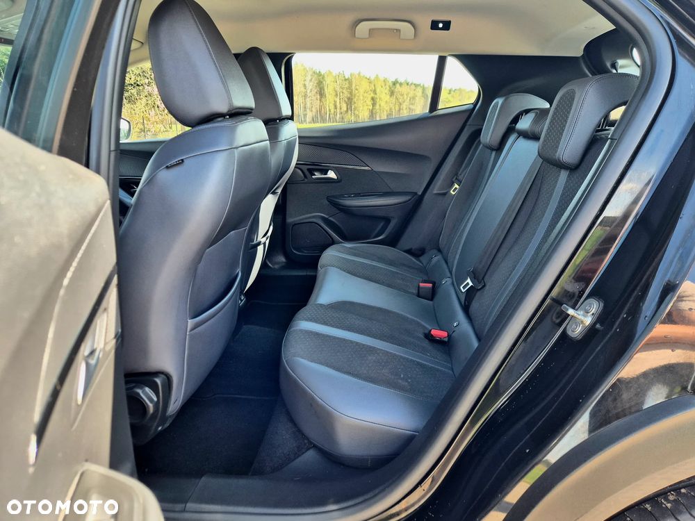 Peugeot 2008 PureTech 130 EAT8 Allure Pack - 17