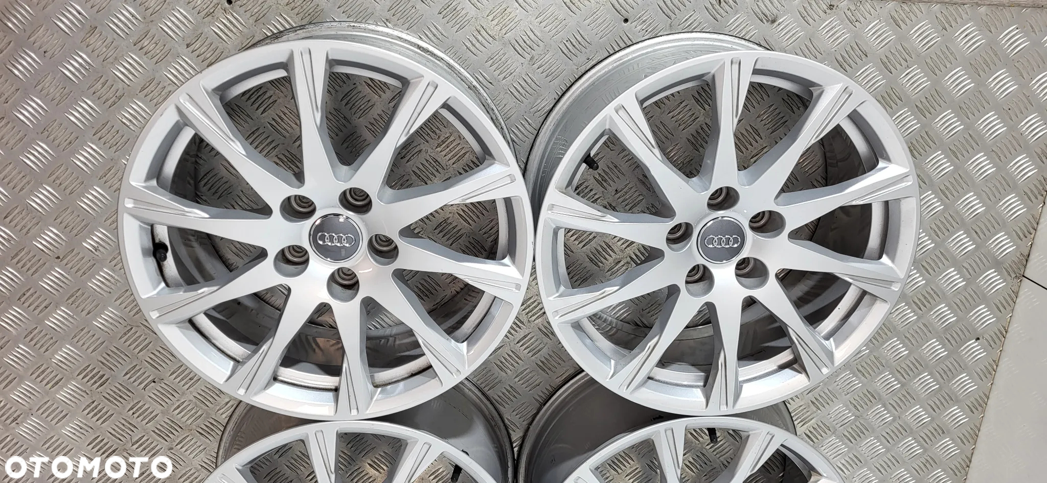 Audi A4 B9 Felgi Aluminiowe 17 5X112 - 2