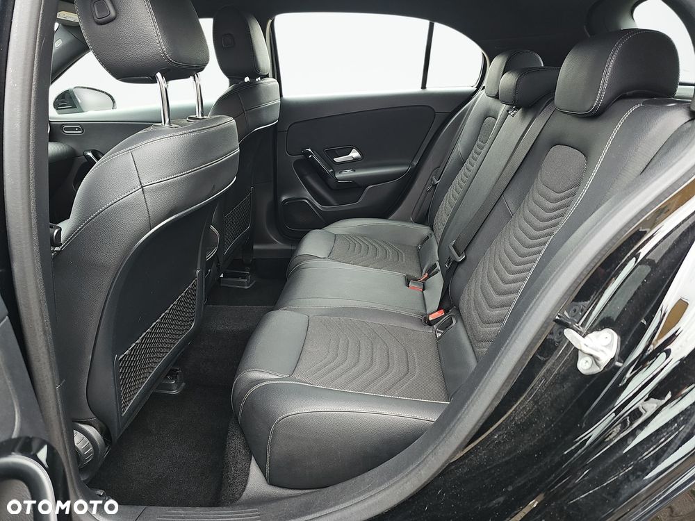 Mercedes-Benz Klasa A 180 7G-DCT - 12