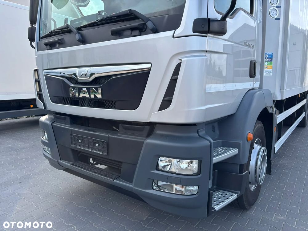 MAN TGM 18.290 Chłodnia Dł 8,00 m 20 Europalet - 4