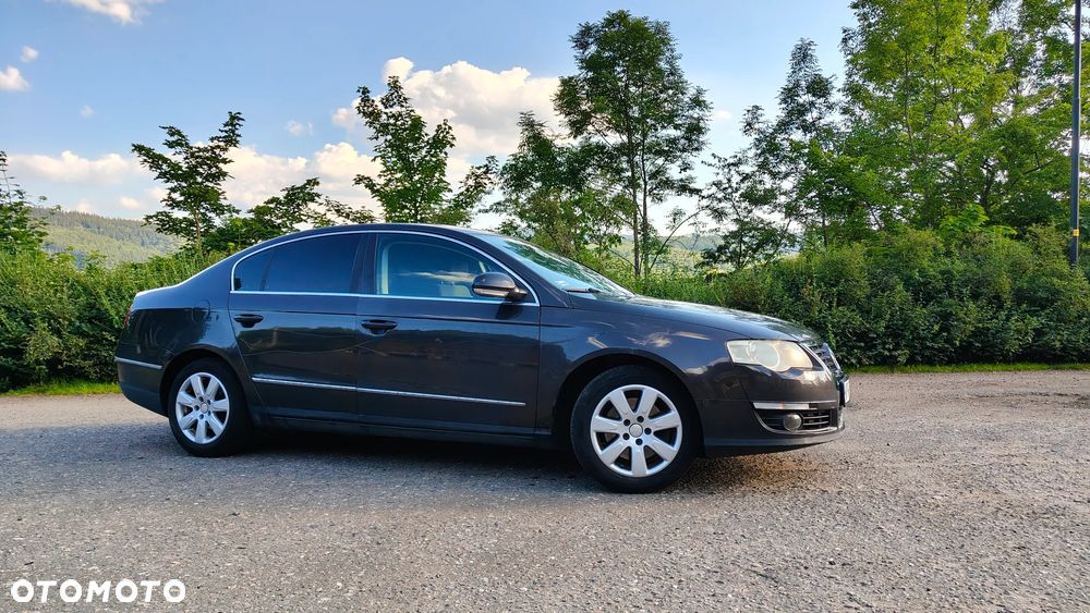 Volkswagen Passat 2.0 FSI Comfortline - 4