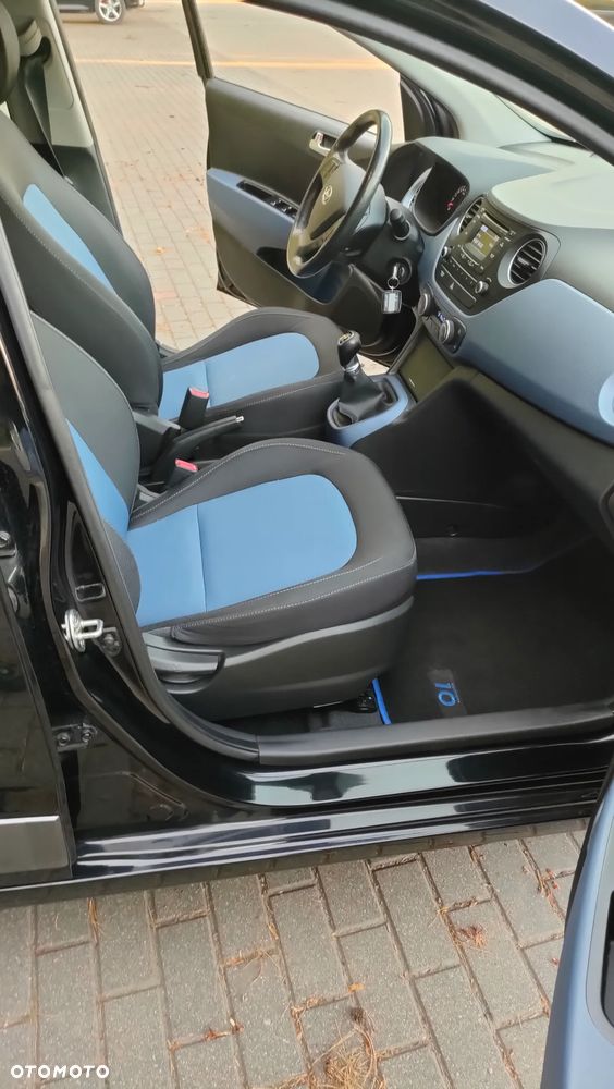 Hyundai i10 1.0 Fifa World Cup Edition - 17