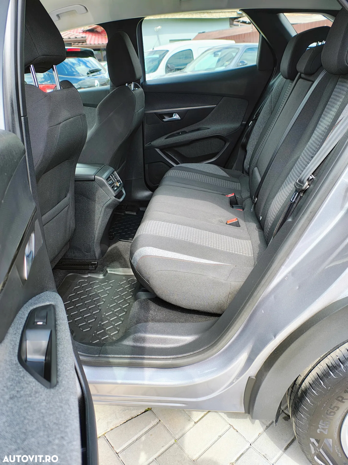 Peugeot 3008 PureTech 130 Stop & Start GPF EAT8 Active Business-Paket - 19