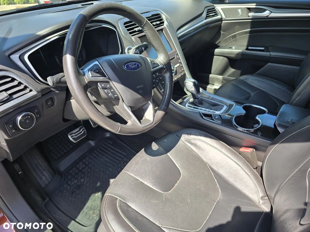 Ford Fusion - 1