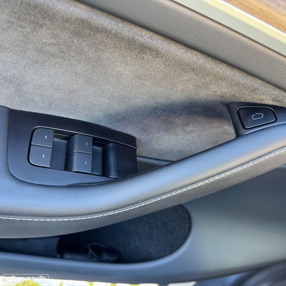 Tesla Model Y Long Range Tração Integral - 16