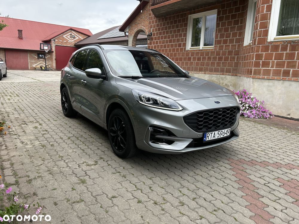 Ford Kuga - 1