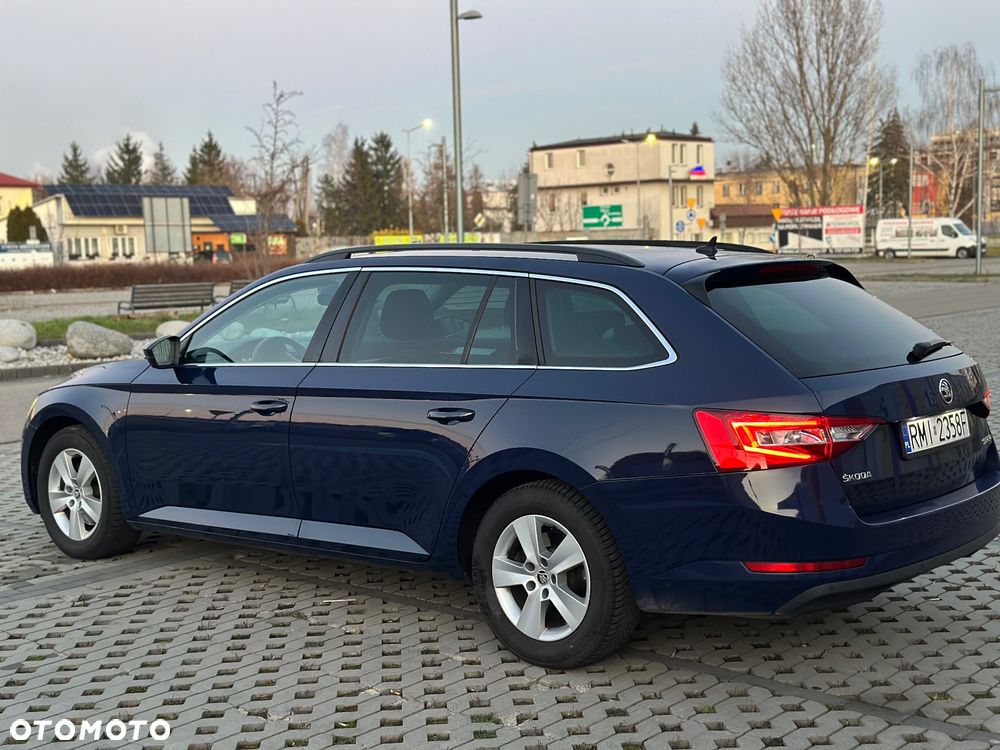 Skoda Superb 1.6 TDI Ambition - 10