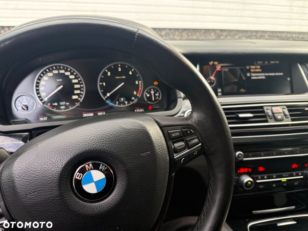 BMW Seria 7 740d xDrive - 22