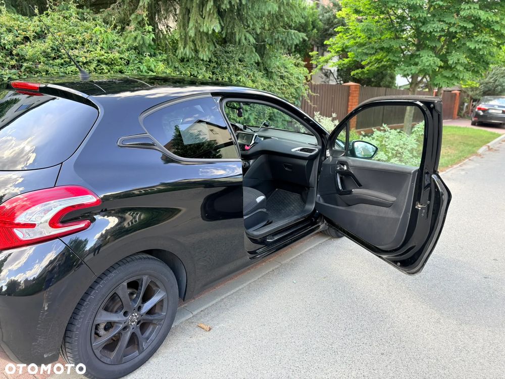 Peugeot 208 1.6 BlueHDi Allure S&S - 18