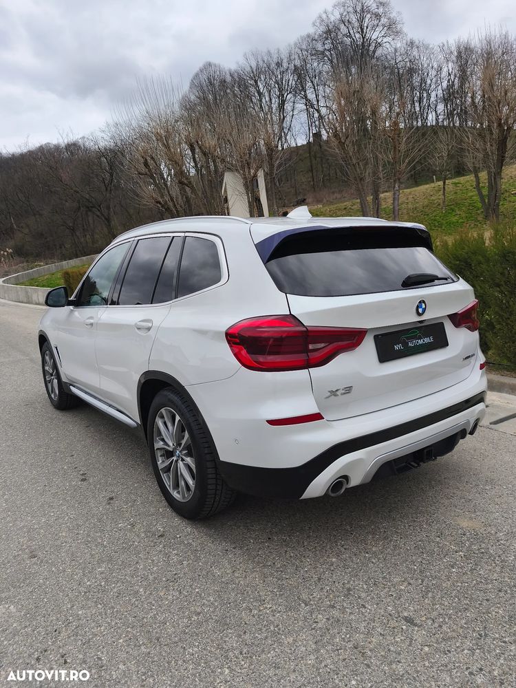 BMW X3 xDrive30i Aut. Luxury Line - 8