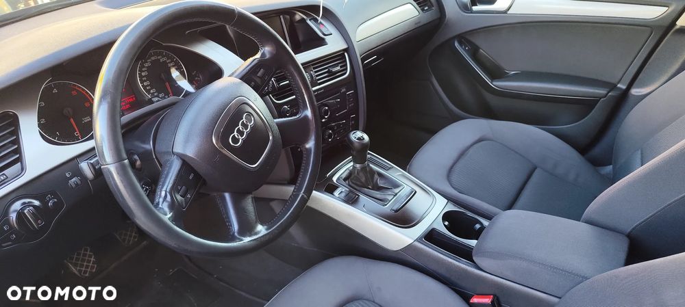 Audi A4 Avant 2.0 TDI - 23