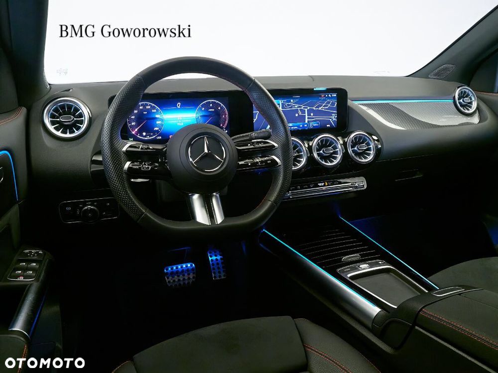 Mercedes-Benz GLA - 10