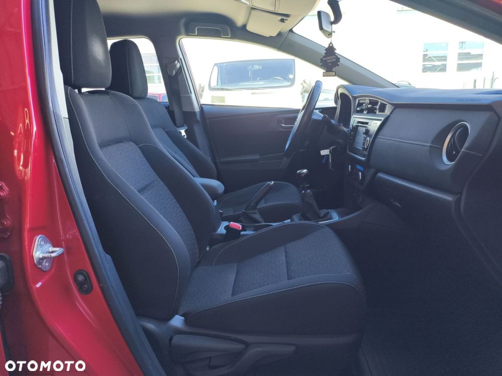 Toyota Auris 1.6 Premium - 25