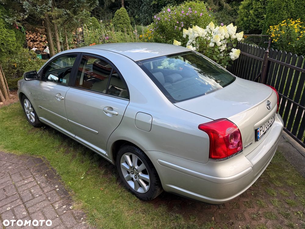 Toyota Avensis 1.8 VVT-i Sol - 3