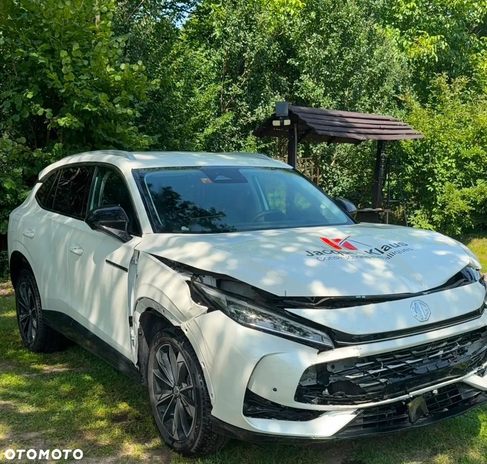 MG HS 1.5 T-GDI Exclusive DCT - 9